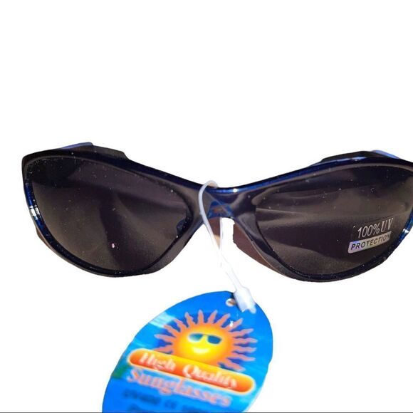 NWT! Blue frame dark tint sunglasses! - Picture 10 of 10